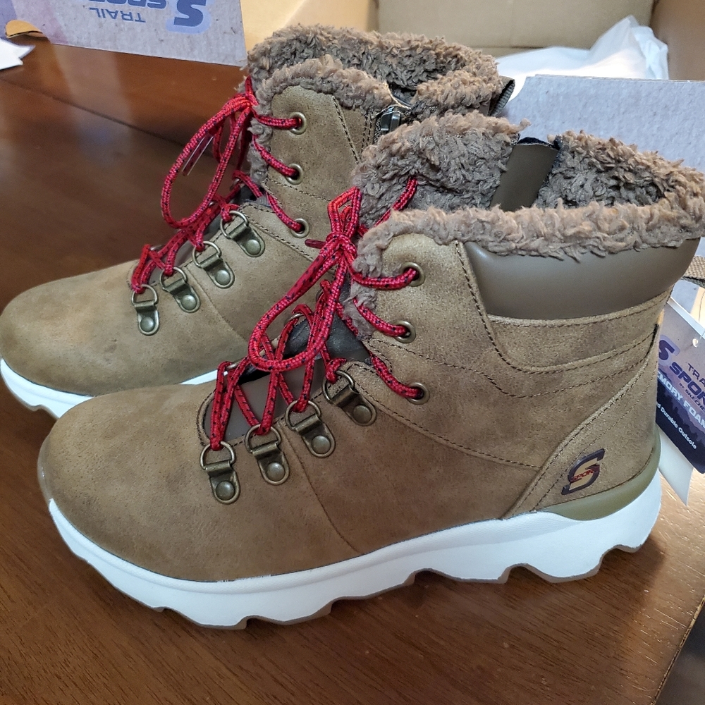 Skechers ladies size 7 boots